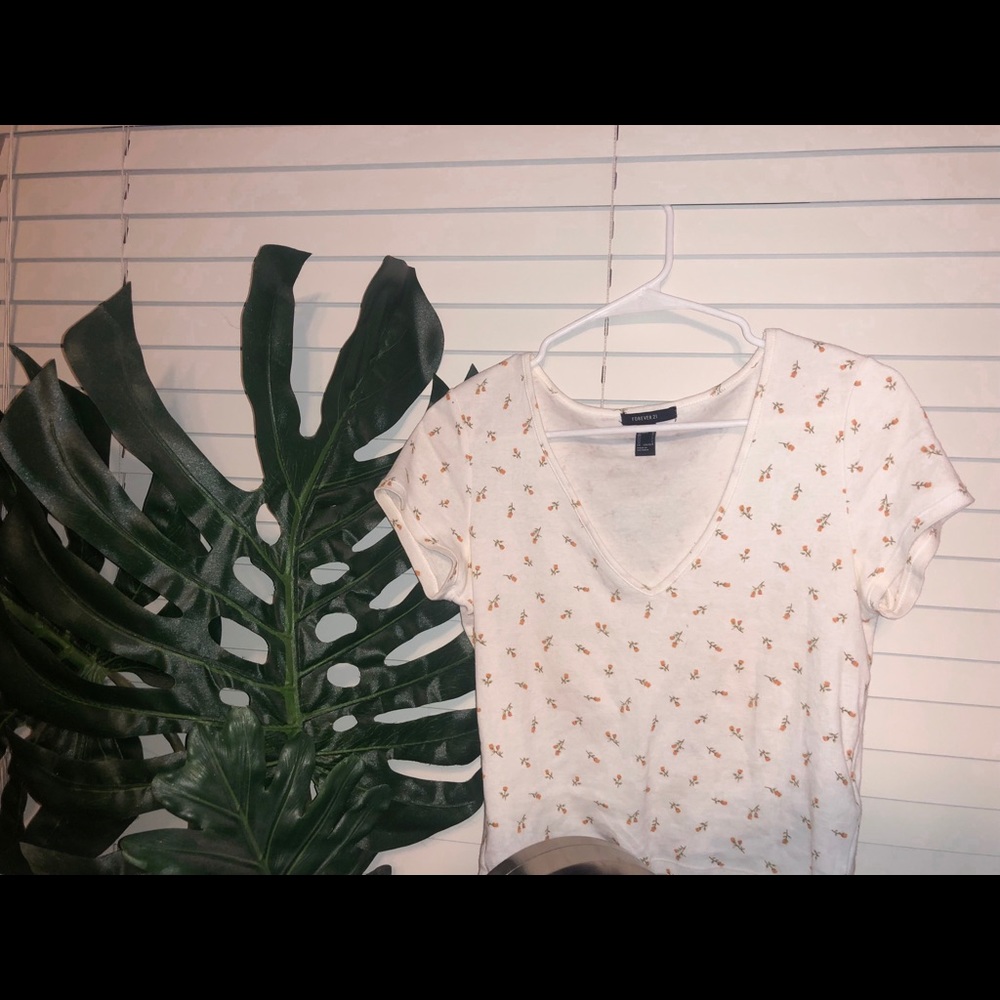 White flower crop top
